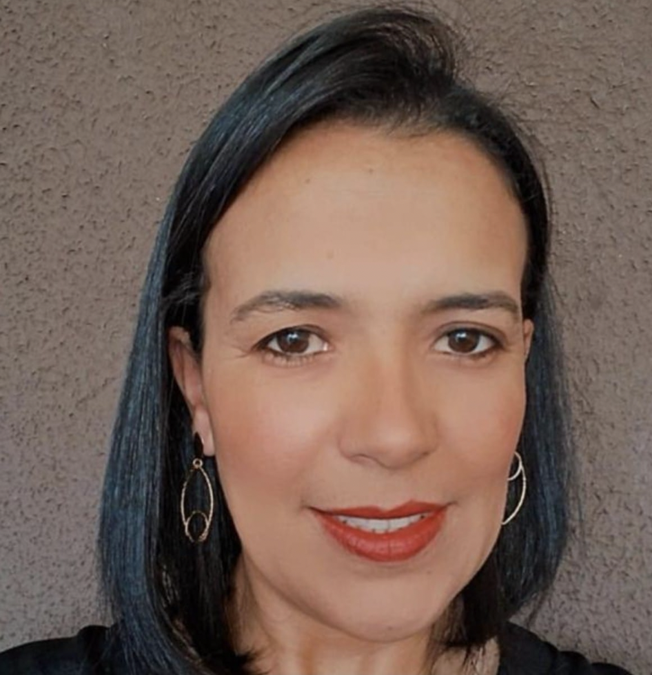 CAMILA ANDRELINA ANTUNES FERREIRA